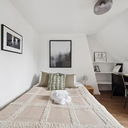 Bnbnook - Elegant 3br In Central Saint-germain Apartment